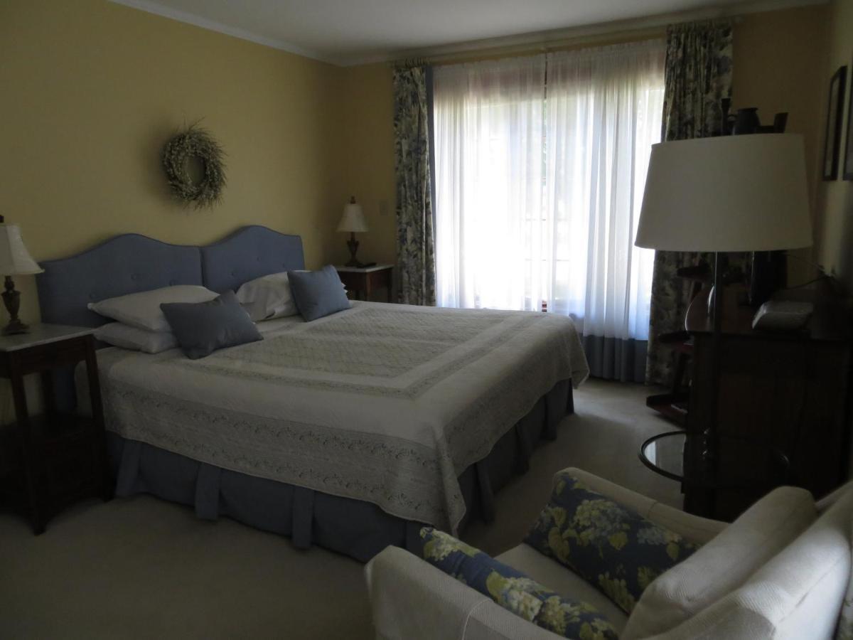 Cedar Gables Bed & Breakfast Niagara-on-the-Lake Rom bilde